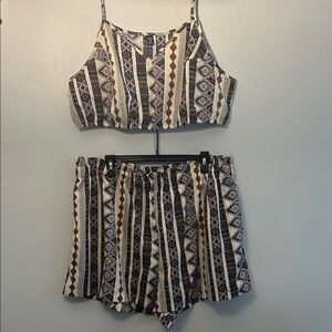 SHEIN Geometric Print Crop Top